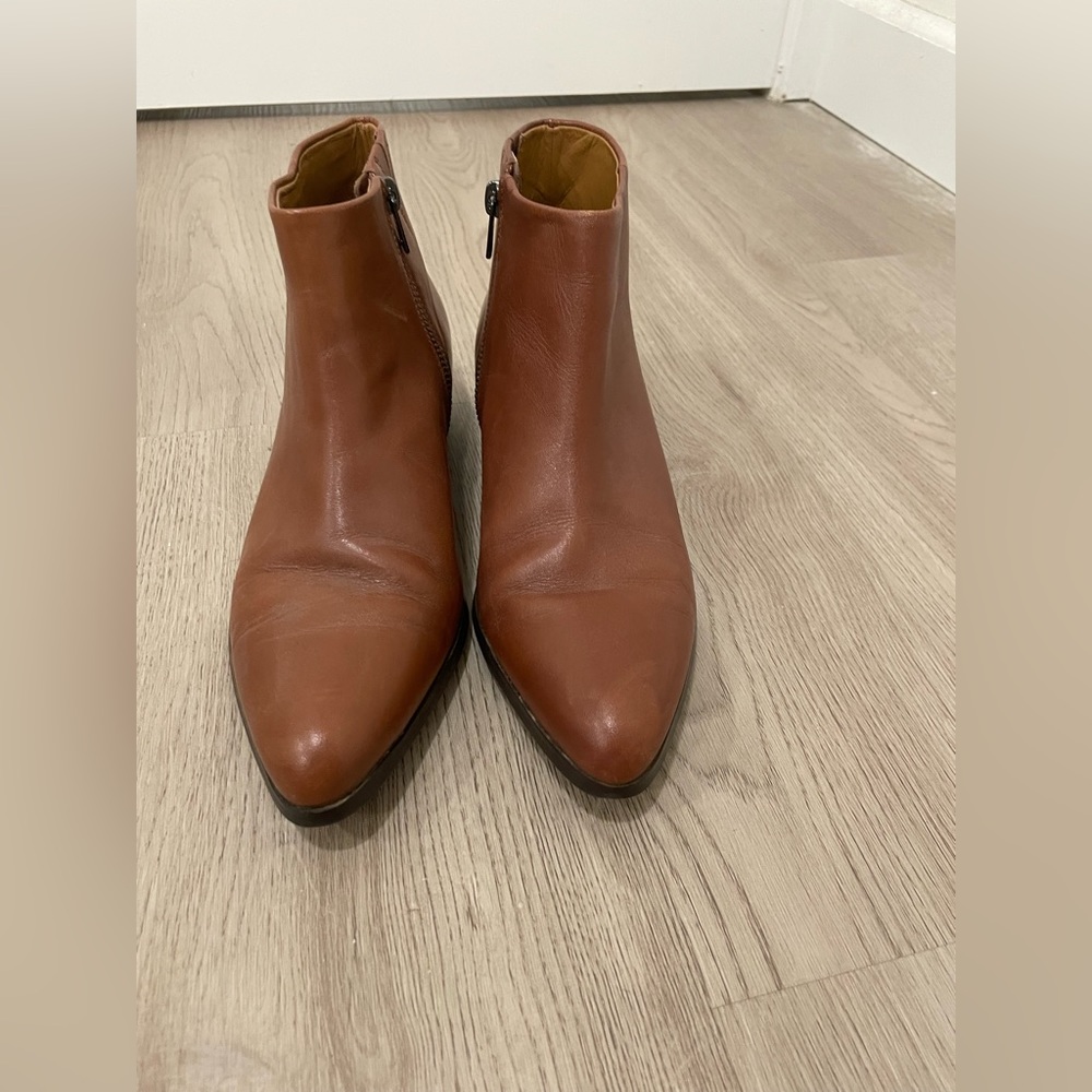 Coach A01407 'Montana' Women's Cognac Brown Leather Ankle Booties - Size 8.